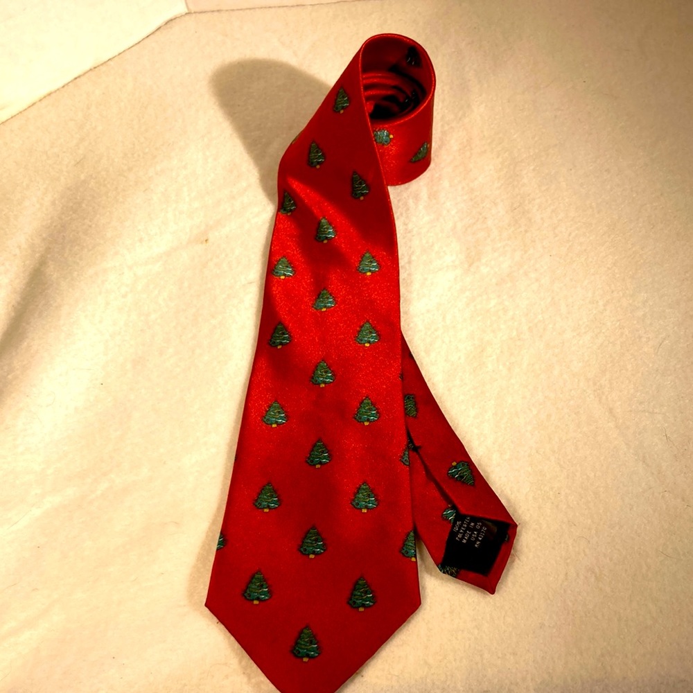 Harbour Classics Mens Red with Christmas Trees Knecktie